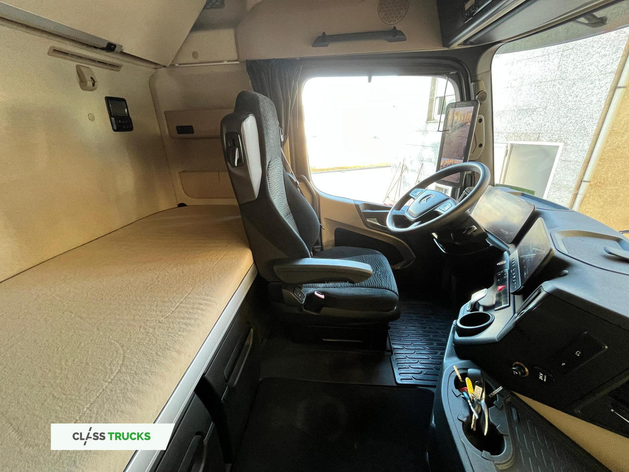 Tractor unit Mercedes-Benz Actros 5 1845 BigSpace: picture 8 Tractor unit Mercedes-Benz Actros 5 1845 BigSpace: picture 8