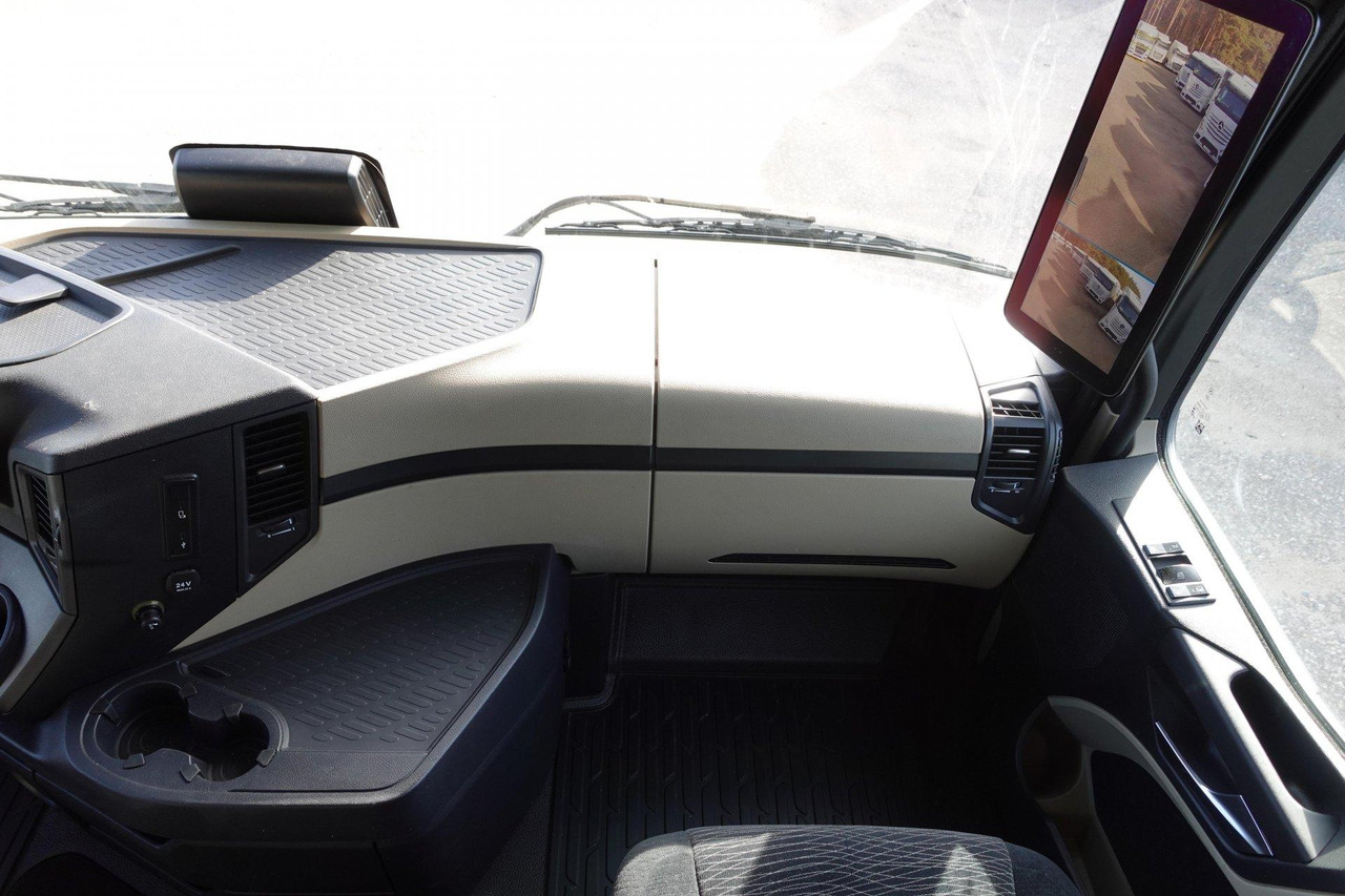 Tractor unit Mercedes-Benz Actros 5 1845 BigSpace: picture 14