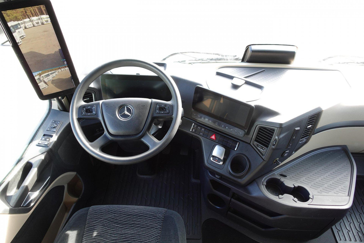 Tractor unit Mercedes-Benz Actros 5 1845 BigSpace: picture 13