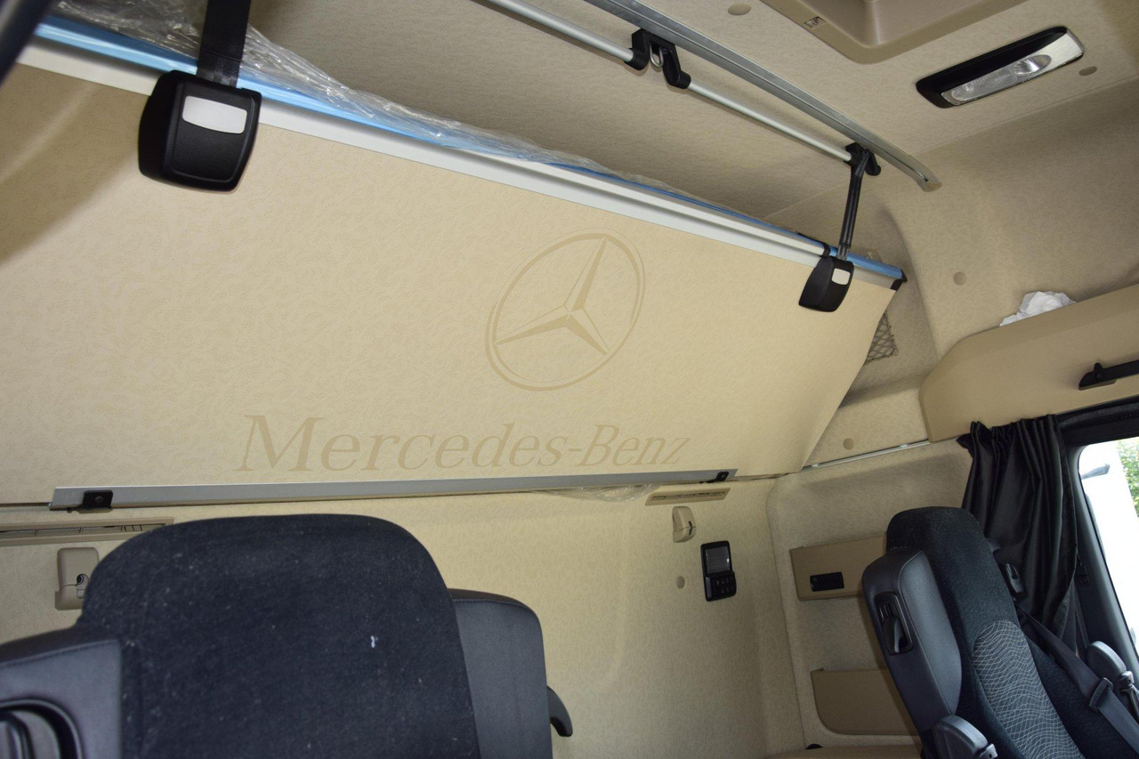 Tractor unit Mercedes-Benz Actros 5 1845 BigSpace: picture 13