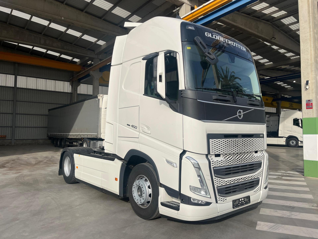 Volvo FH 460 Globetrotter XL i-Save I-ParkCool - Tractor unit: picture 2 Volvo FH 460 Globetrotter XL i-Save I-ParkCool - Tractor unit: picture 2