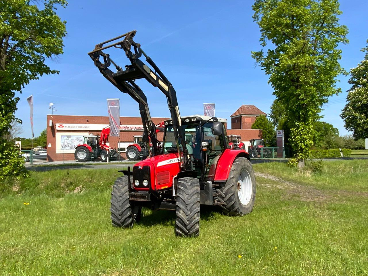 Massey Ferguson MF 6470 mit Frontlader - Farm tractor: picture 2 Massey Ferguson MF 6470 mit Frontlader - Farm tractor: picture 2