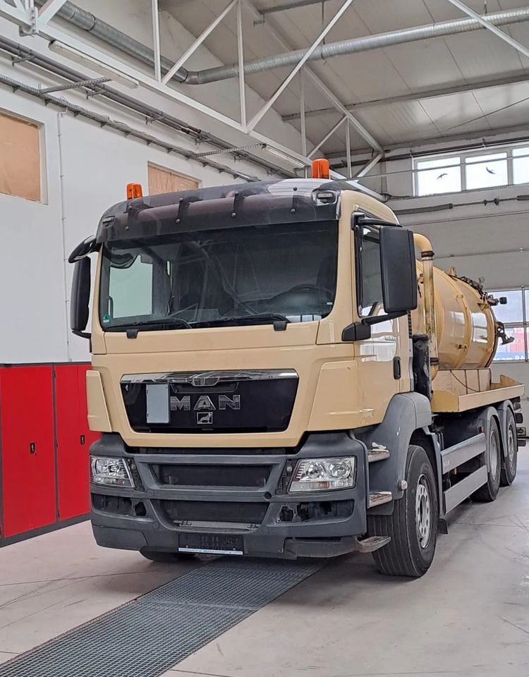 MAN MAN TGS 26.360/6X2/POJAZD KOMUNALNY Z WYWROTEM - Vacuum truck: picture 1 MAN MAN TGS 26.360/6X2/POJAZD KOMUNALNY Z WYWROTEM - Vacuum truck: picture 1