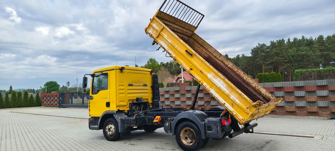 MAN TGL 8.210 * 2007 * 3-stronny KIPER * NOWE OPONY * MANUAL * RESOR * 3 MIEJSCA - Tipper: picture 2 MAN TGL 8.210 * 2007 * 3-stronny KIPER * NOWE OPONY * MANUAL * RESOR * 3 MIEJSCA - Tipper: picture 2