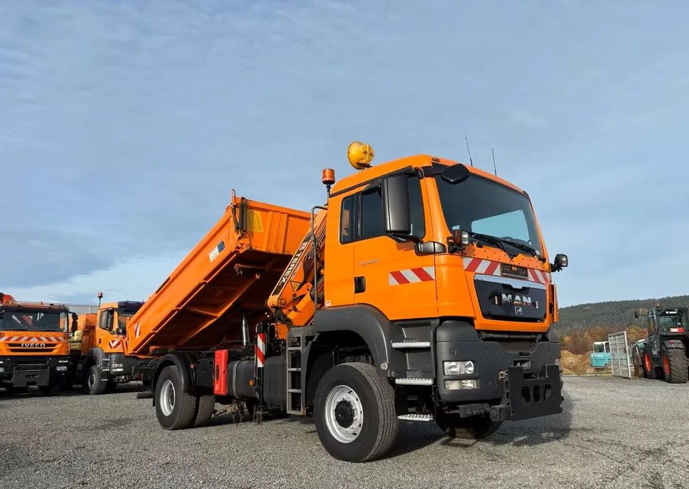 MAN TGS 18.320/ 4x4 / Euro4 /Wywrotka trójstronna Meiller +Kran Atlas TLC 82.2 +sterowanie radiowe – Przystosowany do pracy zimą — odśnieżanie, posypywanie, pług - Tipper: picture 1 MAN TGS 18.320/ 4x4 / Euro4 /Wywrotka trójstronna Meiller +Kran Atlas TLC 82.2 +sterowanie radiowe – Przystosowany do pracy zimą — odśnieżanie, posypywanie, pług - Tipper: picture 1