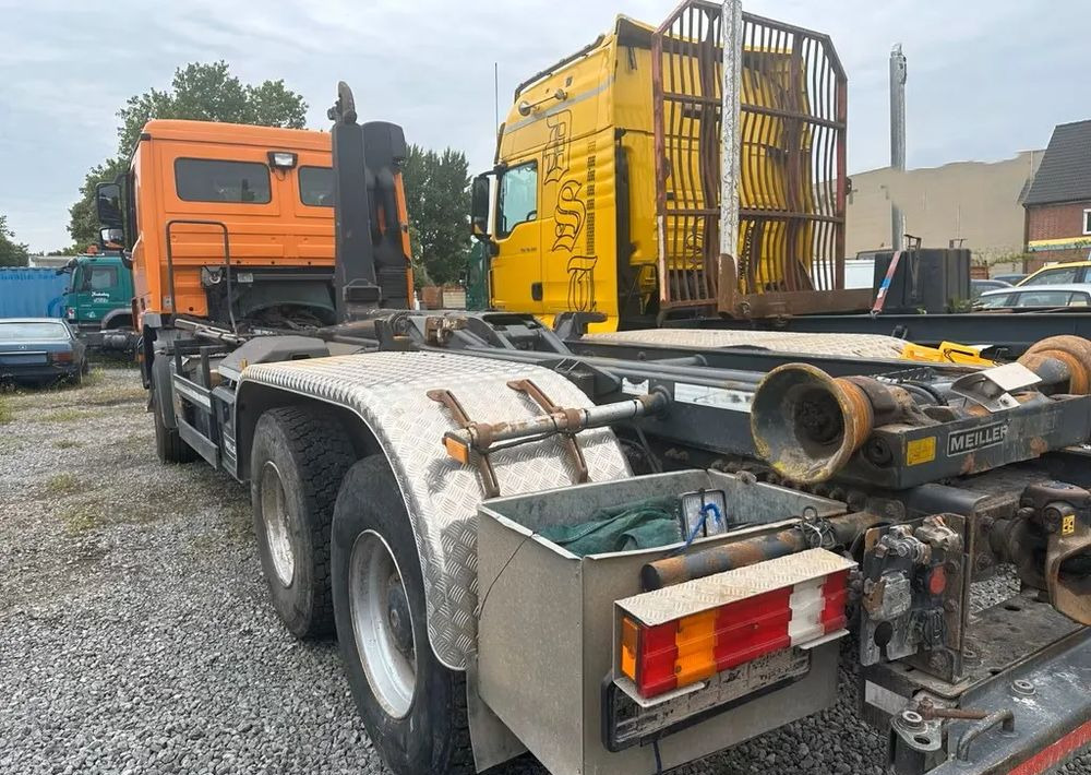 Mercedes-Benz 2648 / 6x4 / Meiller HAKOWIEC / Retarder / Klimatyzacja / Euro 5 - Hook lift truck: picture 3 Mercedes-Benz 2648 / 6x4 / Meiller HAKOWIEC / Retarder / Klimatyzacja / Euro 5 - Hook lift truck: picture 3