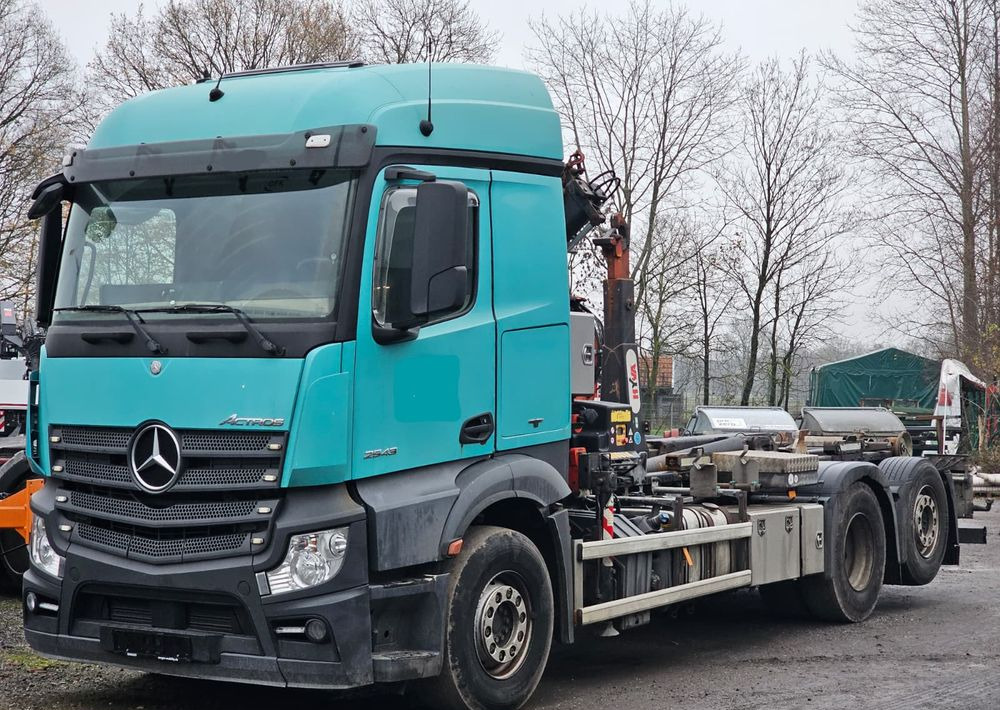 Mercedes-Benz Actros 2543• Euro 6 • 6x2 • HAKOWIEC HYVA 20.53 S • Żuraw FASSI F110M • NOWY Silnik!-Przebieg po wymianie silnika: 124.000 km - Hook lift truck, Crane truck: picture 1 Mercedes-Benz Actros 2543• Euro 6 • 6x2 • HAKOWIEC HYVA 20.53 S • Żuraw FASSI F110M • NOWY Silnik!-Przebieg po wymianie silnika: 124.000 km - Hook lift truck, Crane truck: picture 1