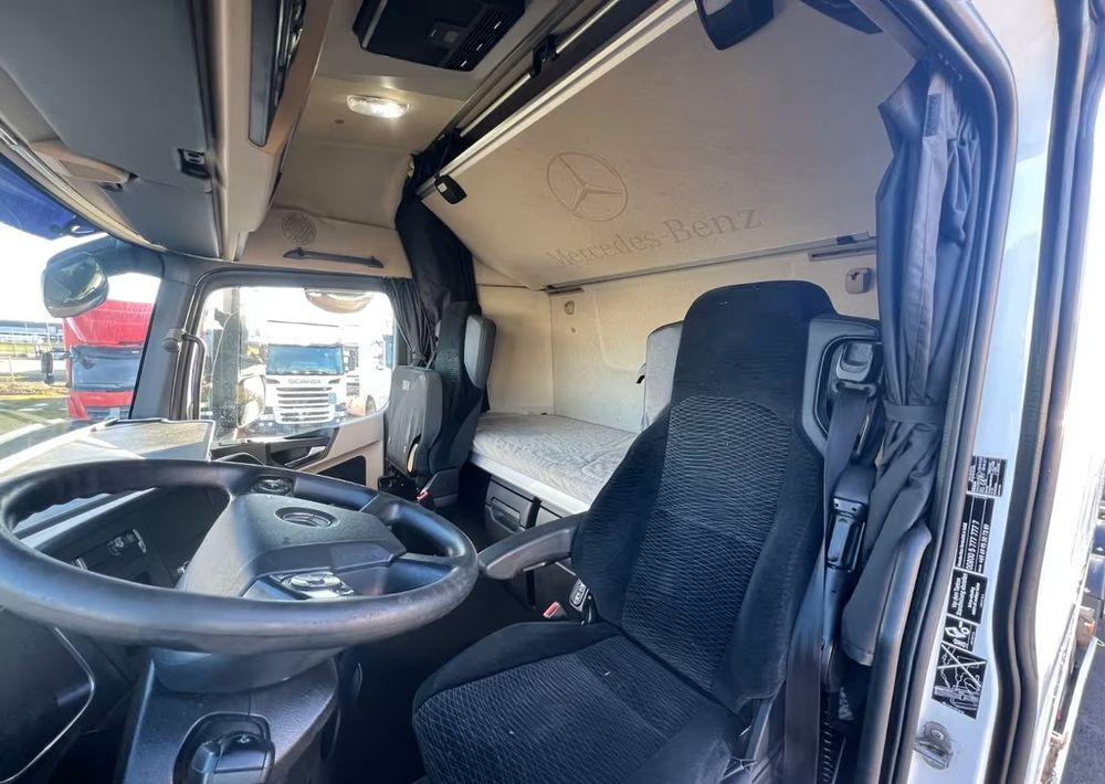 Mercedes-Benz Actros 2545 6x2 | Podwozie pod zabudowę| Euro 6 | Automat - Cab chassis truck: picture 4 Mercedes-Benz Actros 2545 6x2 | Podwozie pod zabudowę| Euro 6 | Automat - Cab chassis truck: picture 4