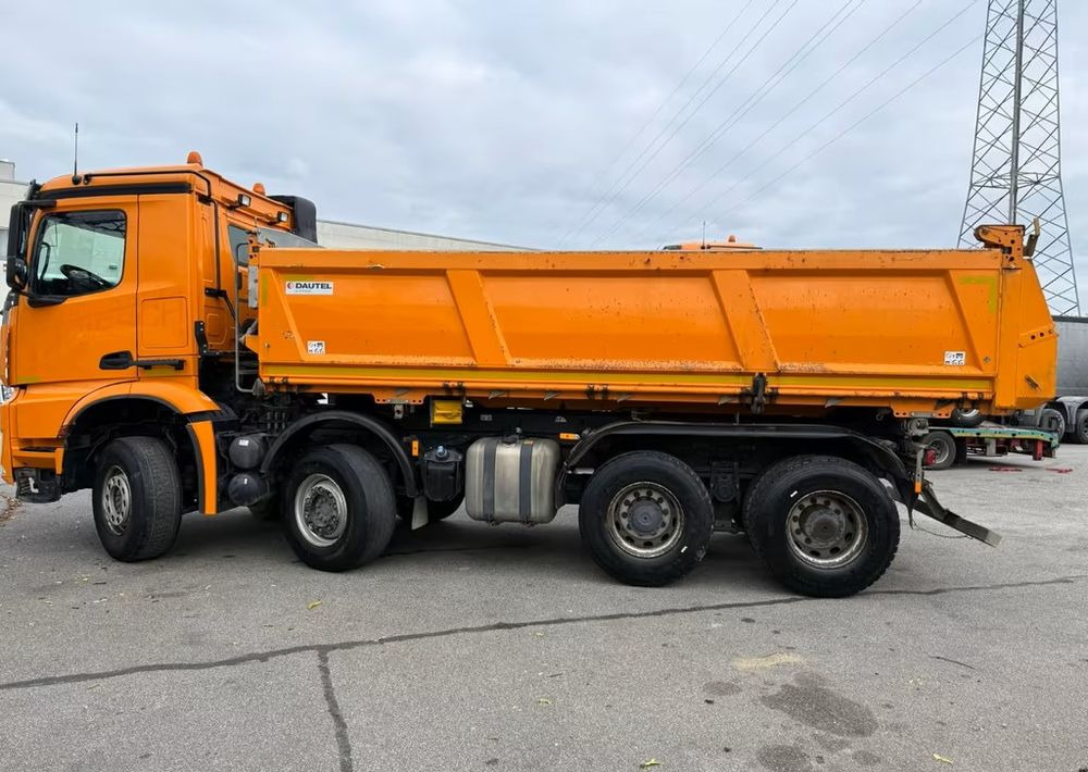 Tipper Mercedes-Benz Arocs 3248 8x4 – wywrotka trójstronna Dautel, Bordmatik,233 539 km: picture 11