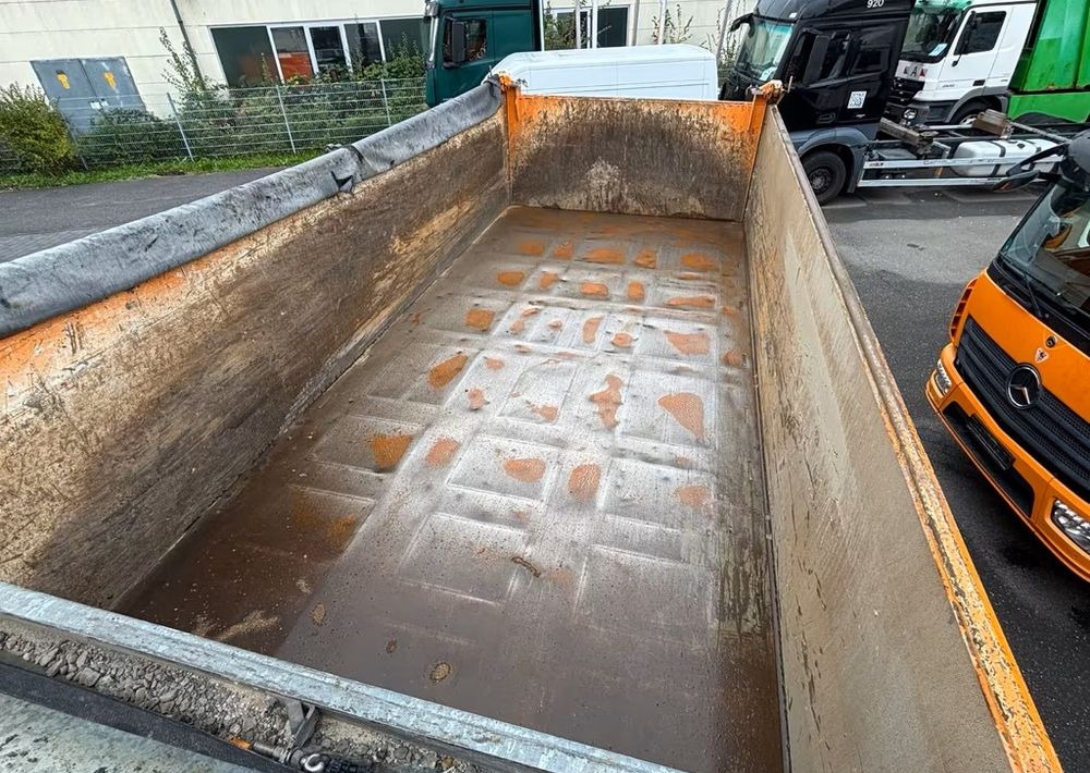 Tipper Mercedes-Benz Arocs 3248 8x4 – wywrotka trójstronna Dautel, Bordmatik,233 539 km: picture 15