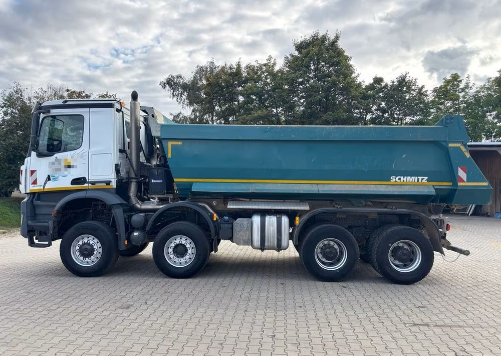 Mercedes-Benz Arocs 4145 AK 8x6 | Wywrotka trójstronna Schmitz Mulde | Klima | Kamera | - Tipper: picture 4 Mercedes-Benz Arocs 4145 AK 8x6 | Wywrotka trójstronna Schmitz Mulde | Klima | Kamera | - Tipper: picture 4