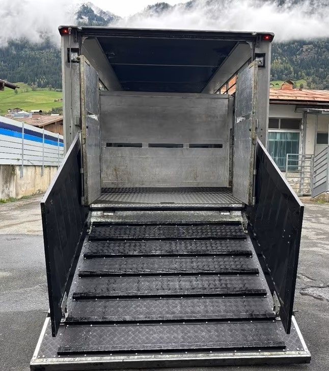 Scania P280 4x2 – Pojazd do przewozu zwierząt VIEHFAHRZEUG / jednopoziomowy – 171.000 km!! – Euro 5 leasing Scania P280 4x2 – Pojazd do przewozu zwierząt VIEHFAHRZEUG / jednopoziomowy – 171.000 km!! – Euro 5: picture 7 Scania P280 4x2 – Pojazd do przewozu zwierząt VIEHFAHRZEUG / jednopoziomowy – 171.000 km!! – Euro 5 leasing Scania P280 4x2 – Pojazd do przewozu zwierząt VIEHFAHRZEUG / jednopoziomowy – 171.000 km!! – Euro 5: picture 7