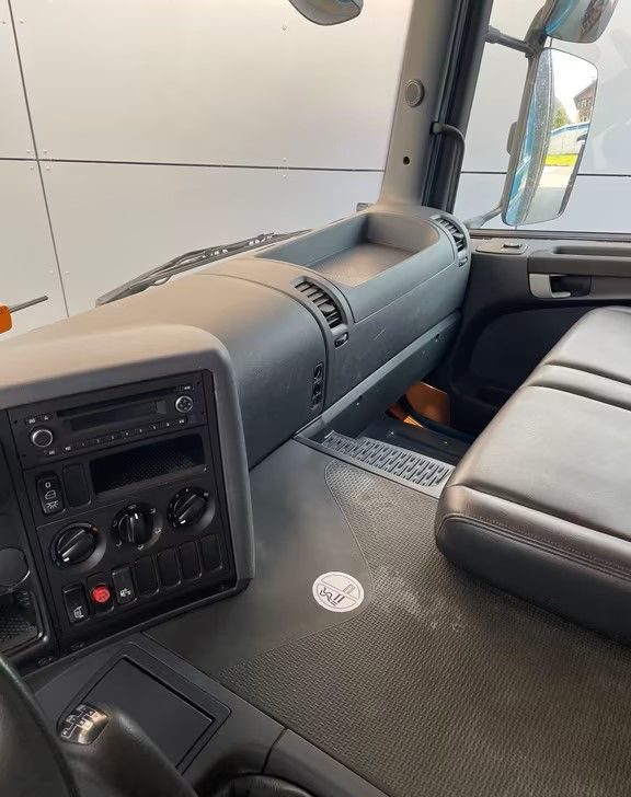 Scania P280 4x2 – Pojazd do przewozu zwierząt VIEHFAHRZEUG / jednopoziomowy – 171.000 km!! – Euro 5 leasing Scania P280 4x2 – Pojazd do przewozu zwierząt VIEHFAHRZEUG / jednopoziomowy – 171.000 km!! – Euro 5: picture 14 Scania P280 4x2 – Pojazd do przewozu zwierząt VIEHFAHRZEUG / jednopoziomowy – 171.000 km!! – Euro 5 leasing Scania P280 4x2 – Pojazd do przewozu zwierząt VIEHFAHRZEUG / jednopoziomowy – 171.000 km!! – Euro 5: picture 14