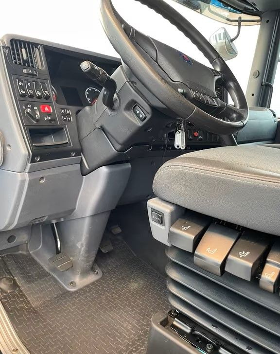 Scania P280 4x2 – Pojazd do przewozu zwierząt VIEHFAHRZEUG / jednopoziomowy – 171.000 km!! – Euro 5 leasing Scania P280 4x2 – Pojazd do przewozu zwierząt VIEHFAHRZEUG / jednopoziomowy – 171.000 km!! – Euro 5: picture 12 Scania P280 4x2 – Pojazd do przewozu zwierząt VIEHFAHRZEUG / jednopoziomowy – 171.000 km!! – Euro 5 leasing Scania P280 4x2 – Pojazd do przewozu zwierząt VIEHFAHRZEUG / jednopoziomowy – 171.000 km!! – Euro 5: picture 12