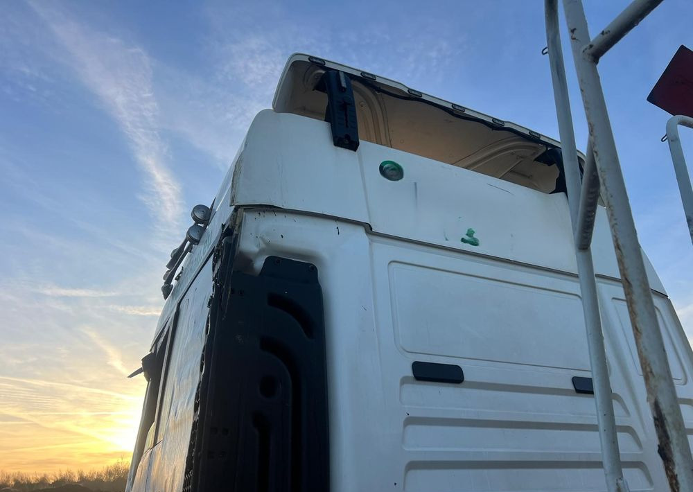 MAN TGX 500 KM (2017) / EURO 6 + Naczepa wywrotka 3-osiowa CARNEHL (2021) / oś podnoszona - Tractor unit, Tipper semi-trailer: picture 4 MAN TGX 500 KM (2017) / EURO 6 + Naczepa wywrotka 3-osiowa CARNEHL (2021) / oś podnoszona - Tractor unit, Tipper semi-trailer: picture 4