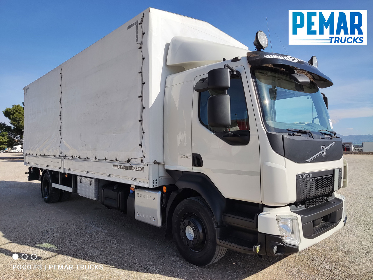 VOLVO FL 250 SEMITAUTLINER 16T - Curtain side truck: picture 3 VOLVO FL 250 SEMITAUTLINER 16T - Curtain side truck: picture 3