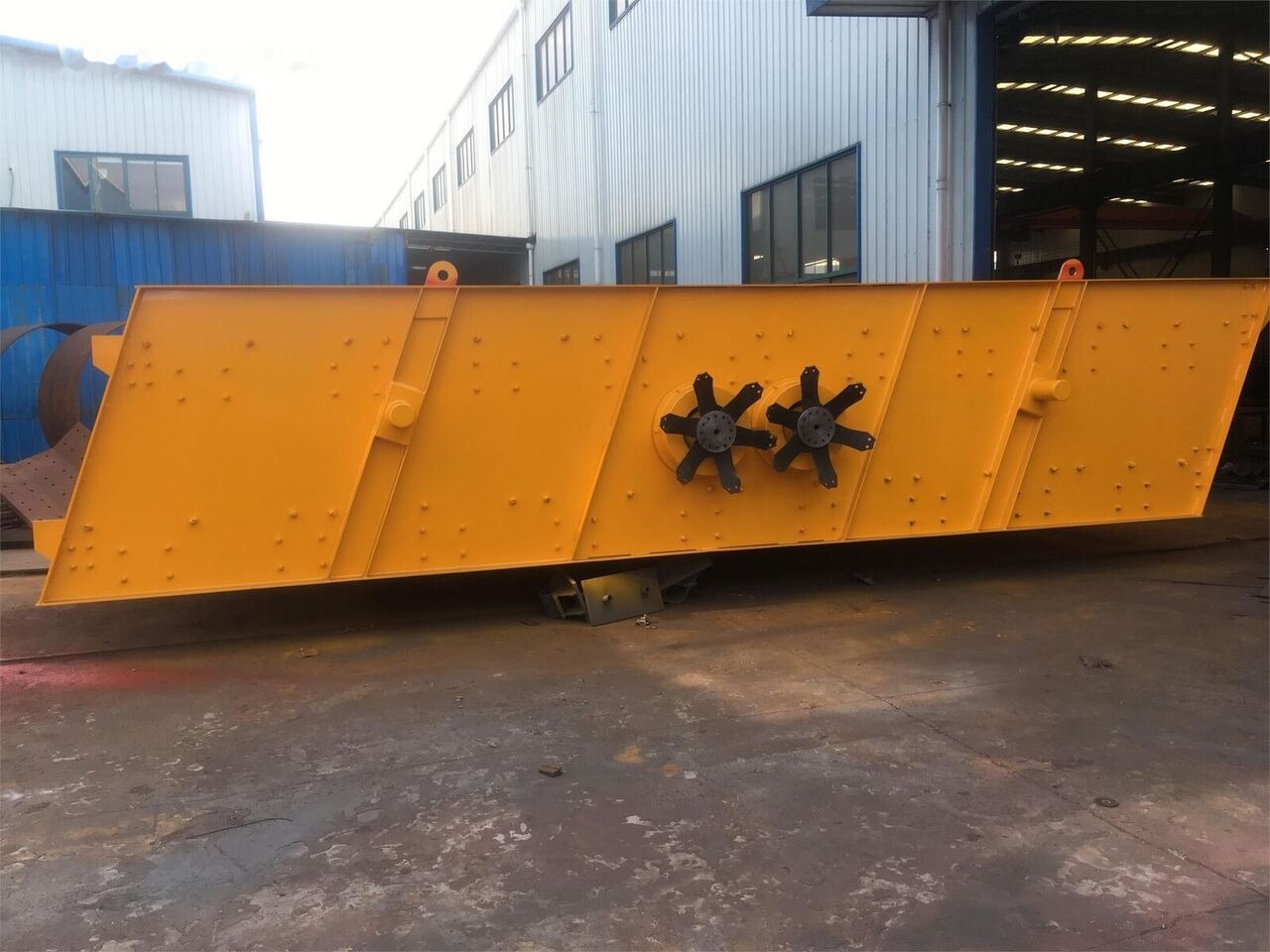 Kinglink Twin Shaft Vibrating Screen 2YK3070 | Soda Ash - Screener: picture 1 Kinglink Twin Shaft Vibrating Screen 2YK3070 | Soda Ash - Screener: picture 1