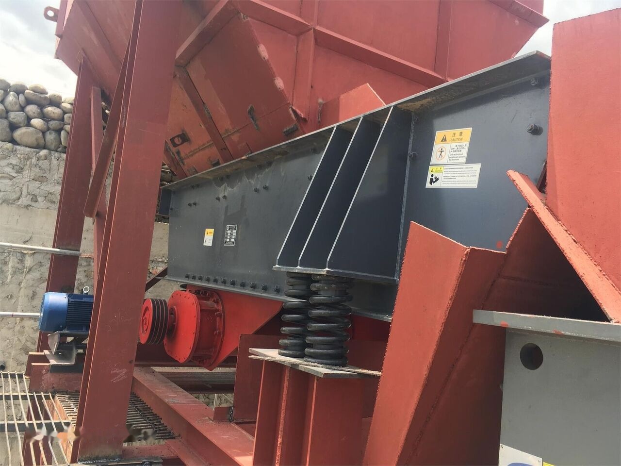Kinglink ZSW380X96 RiverStone Aggregate vibrating grizzly feeder - Mining machinery: picture 3 Kinglink ZSW380X96 RiverStone Aggregate vibrating grizzly feeder - Mining machinery: picture 3