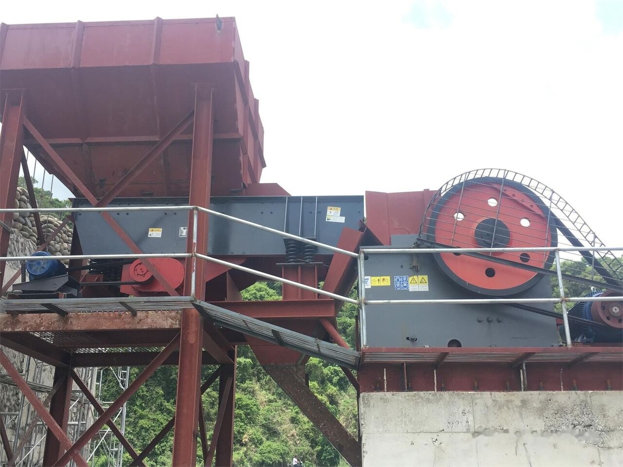 Kinglink ZSW380X96 RiverStone Aggregate vibrating grizzly feeder - Mining machinery: picture 1 Kinglink ZSW380X96 RiverStone Aggregate vibrating grizzly feeder - Mining machinery: picture 1