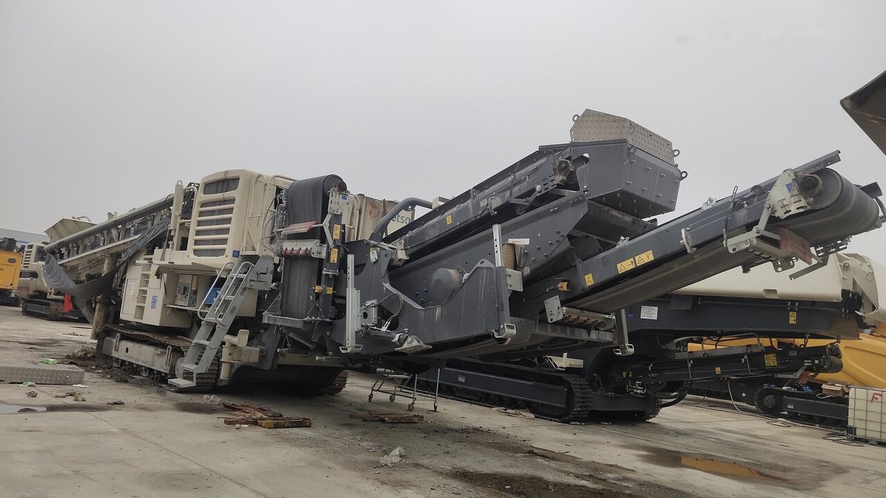 Metso Lokotrack LT200HPS MOBILE CONE CRUSHER WITH SCREEN - Mobile crusher: picture 1 Metso Lokotrack LT200HPS MOBILE CONE CRUSHER WITH SCREEN - Mobile crusher: picture 1