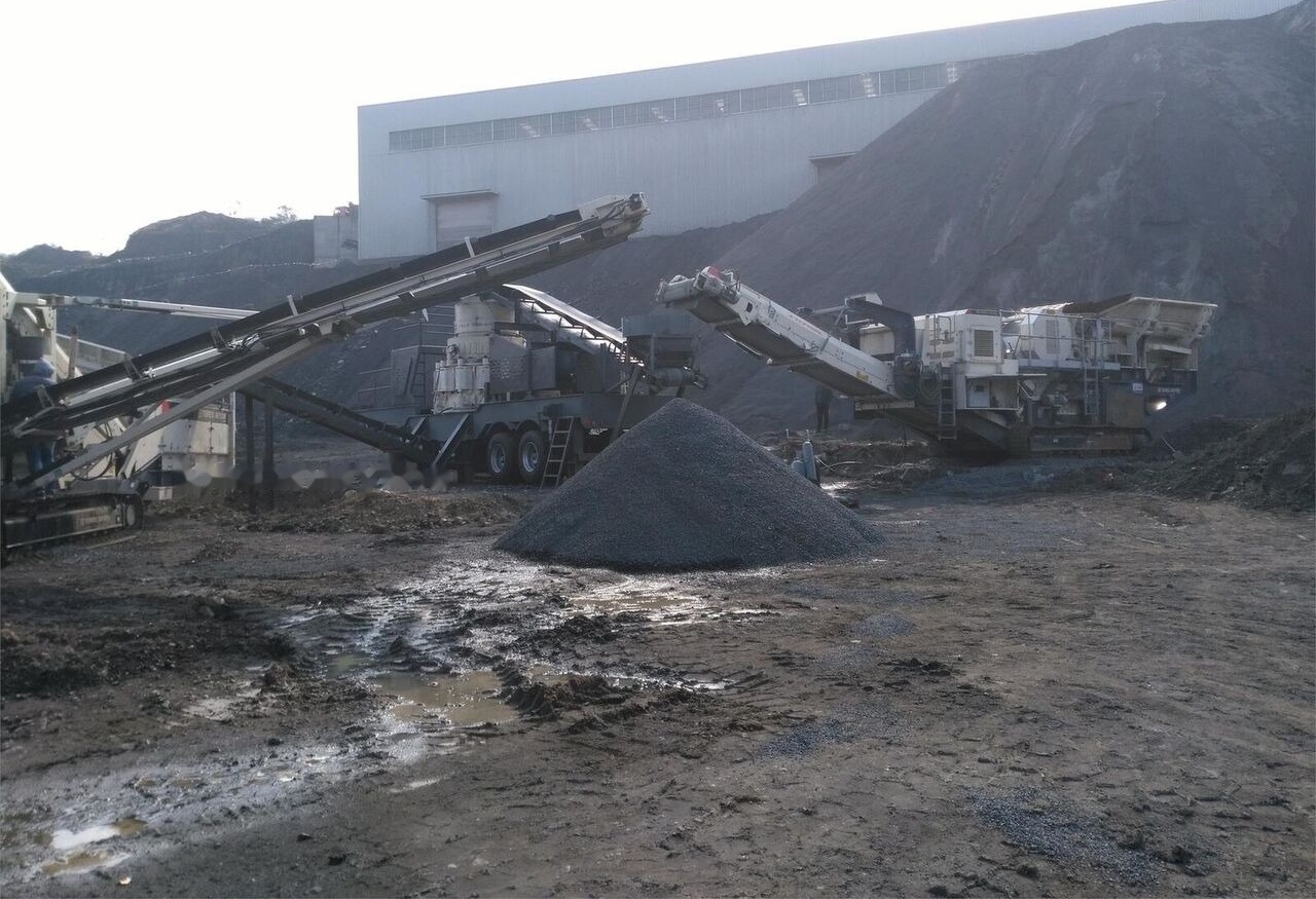 Terex 694+ Mobile screening machine - Screener: picture 2 Terex 694+ Mobile screening machine - Screener: picture 2