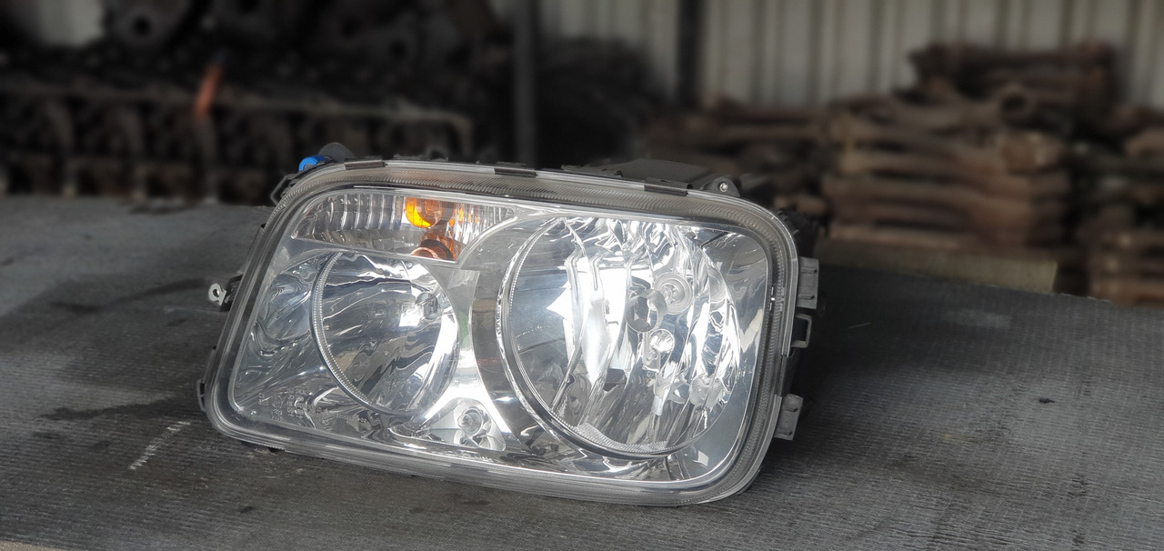 MERCEDES-BENZ ACTROS MP III - DRIVER - Headlight for Truck: picture 1 MERCEDES-BENZ ACTROS MP III - DRIVER - Headlight for Truck: picture 1