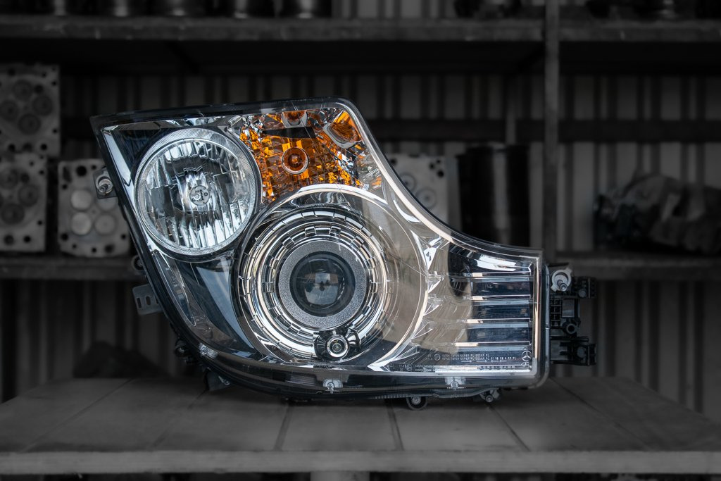 MERCEDES-BENZ ACTROS MP IV EURO VI XENON HEADLIGHT - FRONT - PASSENGER - Headlight for Truck: picture 1 MERCEDES-BENZ ACTROS MP IV EURO VI XENON HEADLIGHT - FRONT - PASSENGER - Headlight for Truck: picture 1