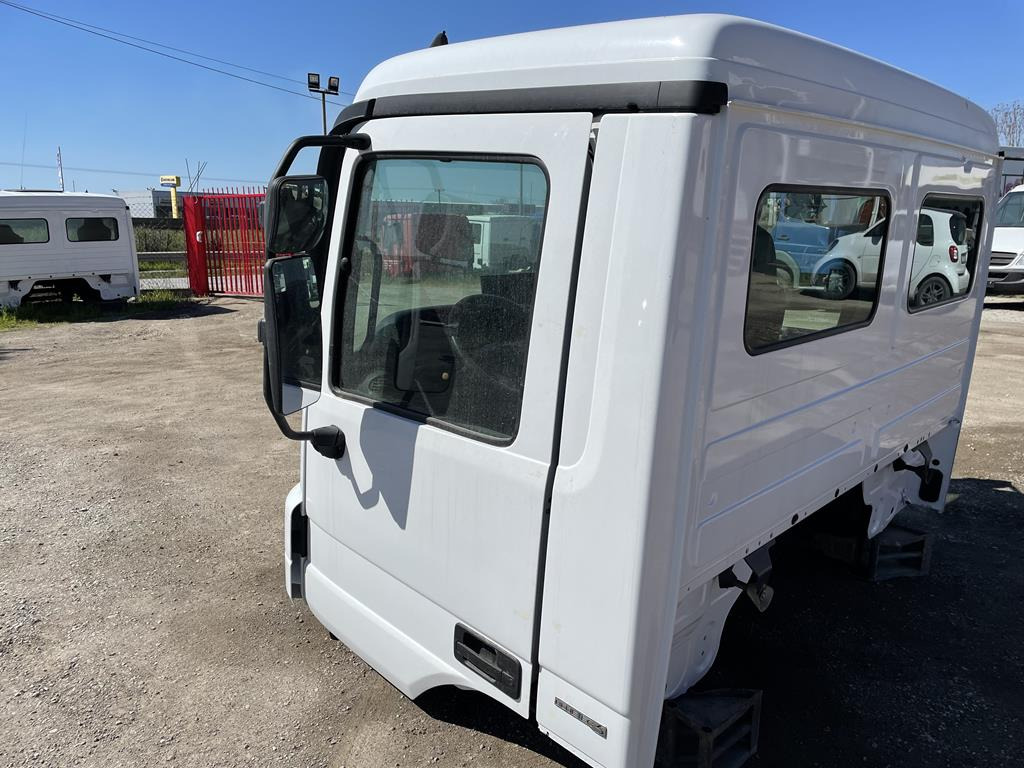 MERCEDES-BENZ ACTROS MP2 - EARTHWORKING - Cab for Truck: picture 4 MERCEDES-BENZ ACTROS MP2 - EARTHWORKING - Cab for Truck: picture 4