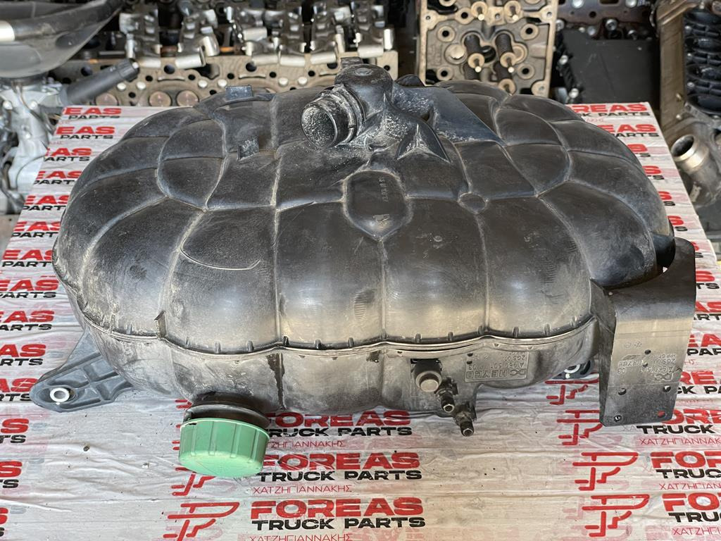 MERCEDES-BENZ ACTROS MP4 ZGS 004 - A 960 501 7903 - Expansion tank for Truck: picture 4 MERCEDES-BENZ ACTROS MP4 ZGS 004 - A 960 501 7903 - Expansion tank for Truck: picture 4