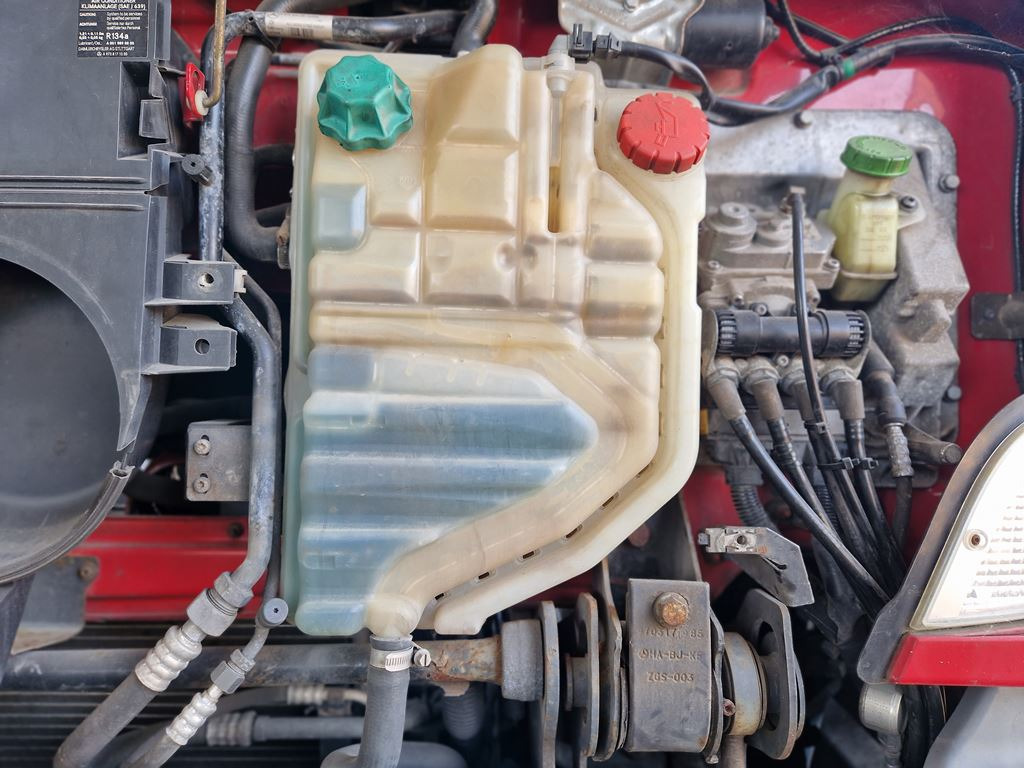 MERCEDES-BENZ ATEGO 2 - A 970 500 03 49 - Expansion tank for Truck: picture 2 MERCEDES-BENZ ATEGO 2 - A 970 500 03 49 - Expansion tank for Truck: picture 2