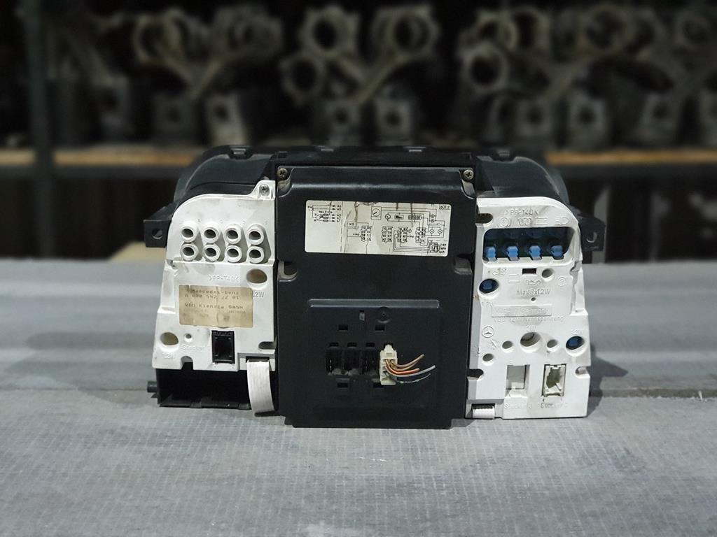 MERCEDES-BENZ SPRINTER 412 - Dashboard for Truck: picture 3 MERCEDES-BENZ SPRINTER 412 - Dashboard for Truck: picture 3