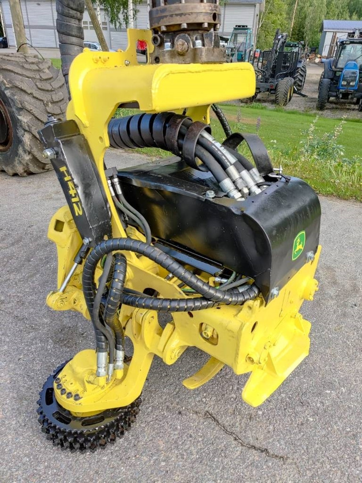 John Deere H 412 - Felling head: picture 1 John Deere H 412 - Felling head: picture 1
