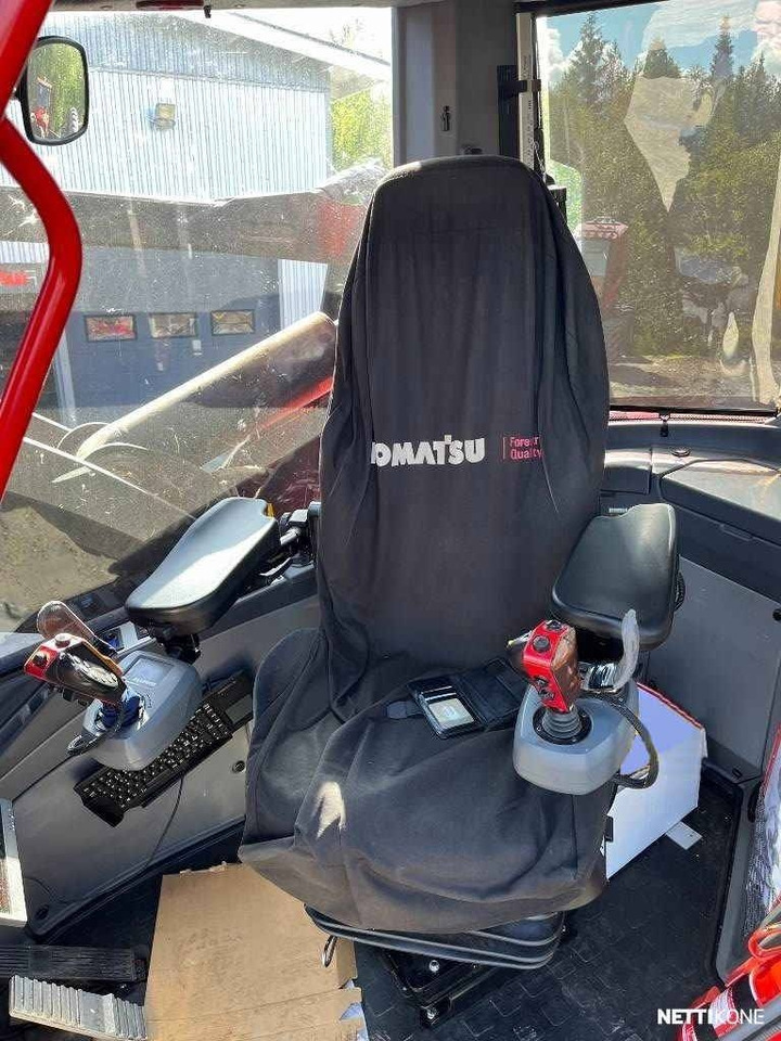 Forestry harvester Komatsu 901: picture 13