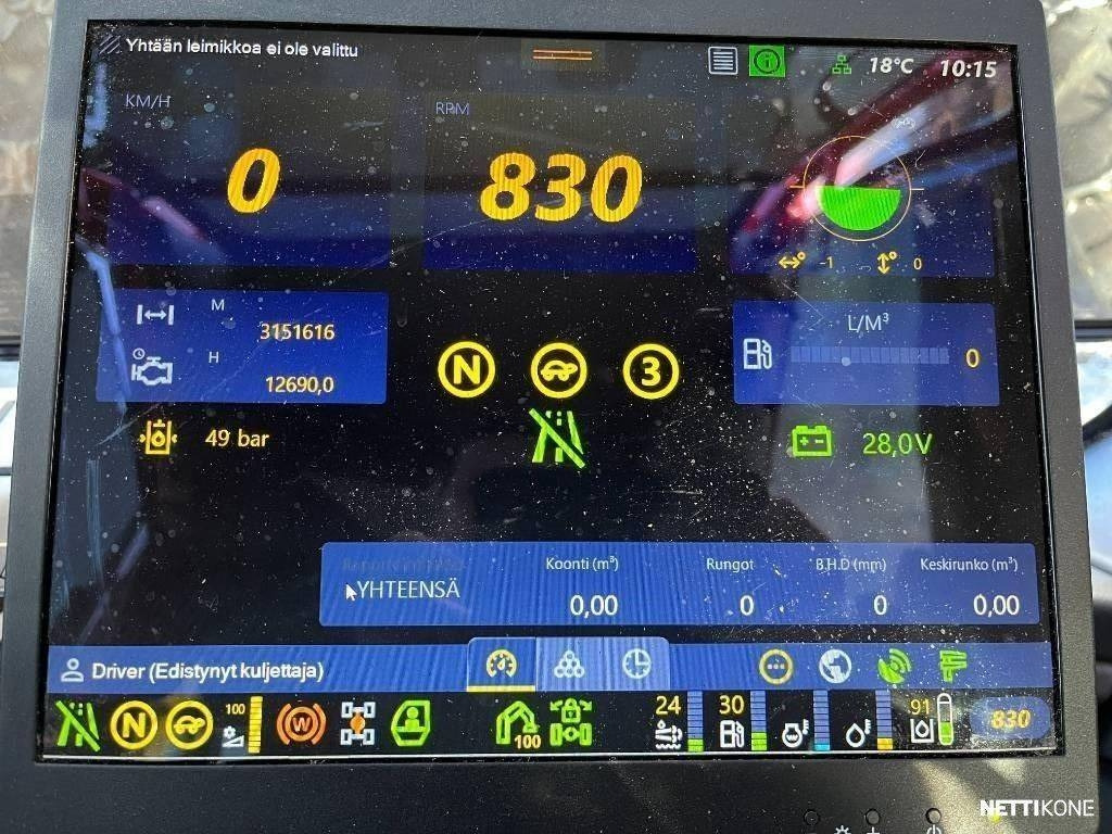 Forestry harvester Komatsu 901: picture 14