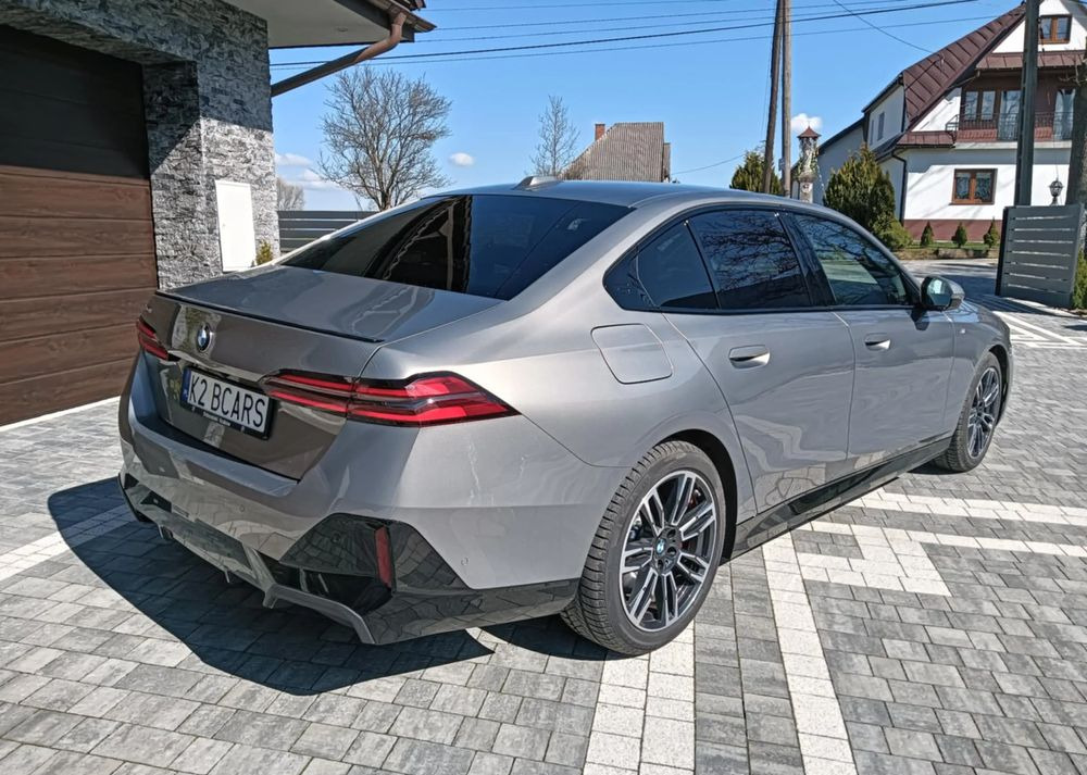 BMW Seria 5 - Sedan: picture 4 BMW Seria 5 - Sedan: picture 4