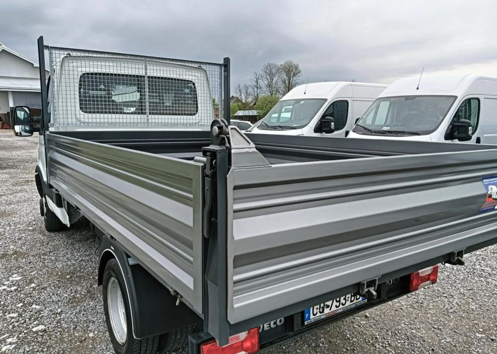 Iveco 35C13, 35C12, 35C15 - Tipper van: picture 2 Iveco 35C13, 35C12, 35C15 - Tipper van: picture 2