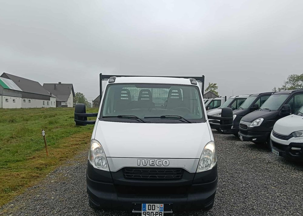 Iveco 35C13, 35C14, 35C15, 35C17, 70C17 - Tipper van: picture 4 Iveco 35C13, 35C14, 35C15, 35C17, 70C17 - Tipper van: picture 4