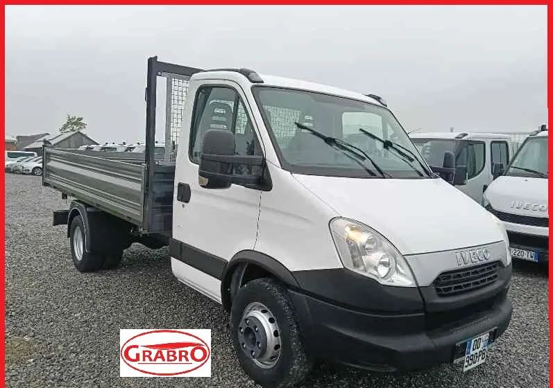 Iveco 35C13, 35C14, 35C15, 35C17, 70C17 - Tipper van: picture 1 Iveco 35C13, 35C14, 35C15, 35C17, 70C17 - Tipper van: picture 1