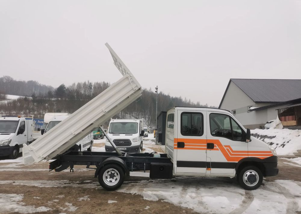 Iveco Daily 35C15 Brygadówka 3.0-150KM wywrotka Hak kiper doka 7-osobowa Dubel - Tipper van: picture 2 Iveco Daily 35C15 Brygadówka 3.0-150KM wywrotka Hak kiper doka 7-osobowa Dubel - Tipper van: picture 2
