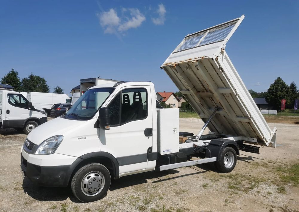 Iveco Daily 35C15 Kiper 3.0 - 150KM wywrotka Hak Bliźniak blokada mostu Klima - Tipper van: picture 1 Iveco Daily 35C15 Kiper 3.0 - 150KM wywrotka Hak Bliźniak blokada mostu Klima - Tipper van: picture 1