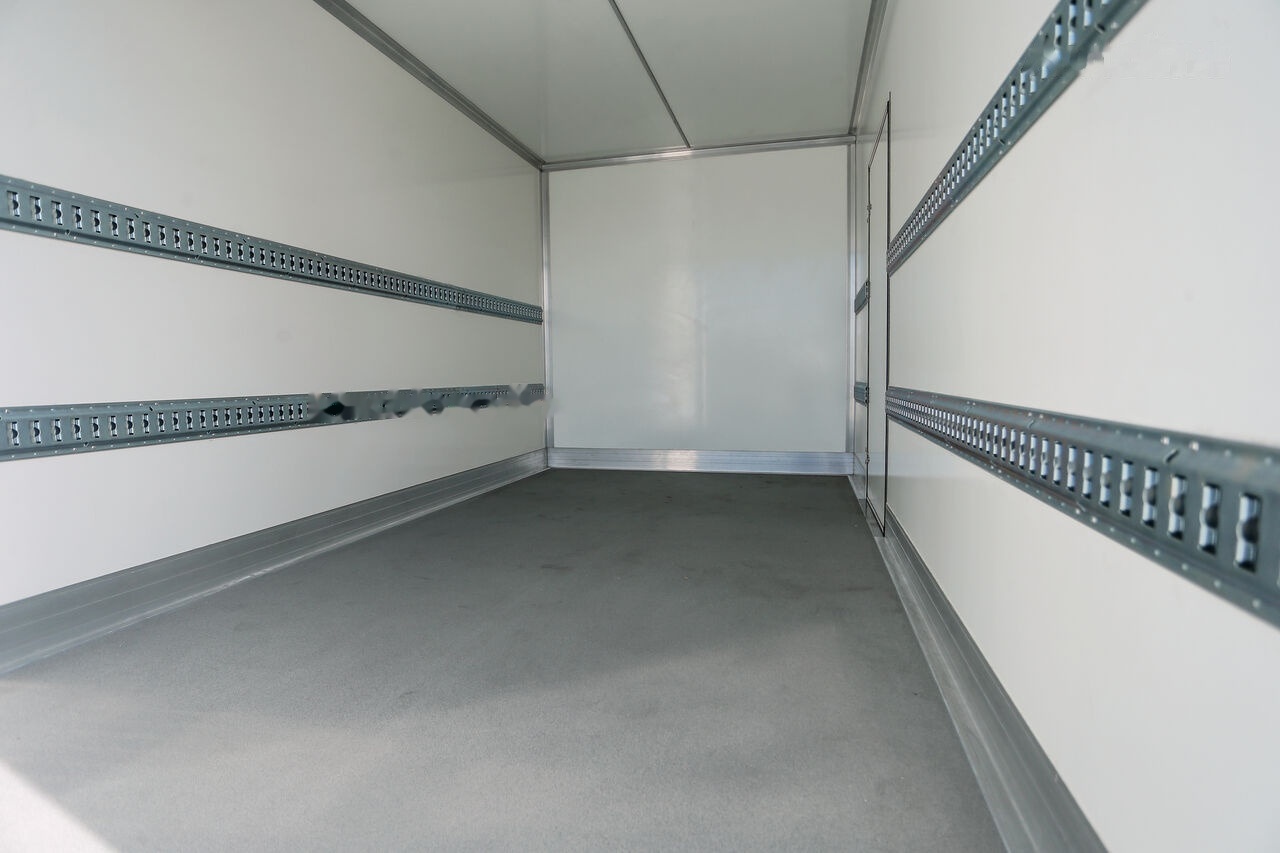 Mercedes-Benz Sprinter 319 - Closed box van: picture 5 Mercedes-Benz Sprinter 319 - Closed box van: picture 5