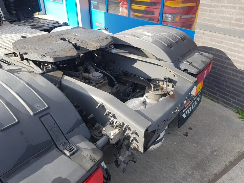 Tractor unit Volvo FH 420 ADR klasse EX/II, EX/III, FL en AT Double tank PTO: picture 10