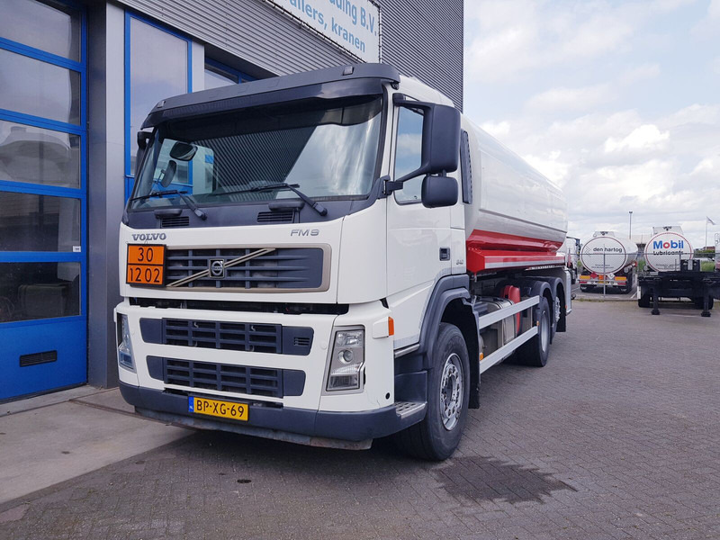 Volvo FM 9.340 - Tanker truck: picture 2 Volvo FM 9.340 - Tanker truck: picture 2
