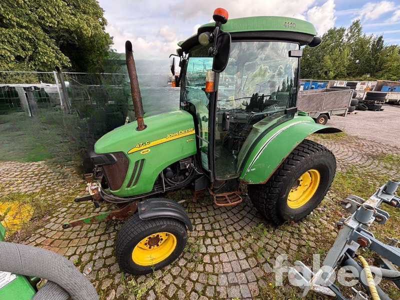 John Deere 4720 Kompakttraktor - Farm tractor: picture 1 John Deere 4720 Kompakttraktor - Farm tractor: picture 1