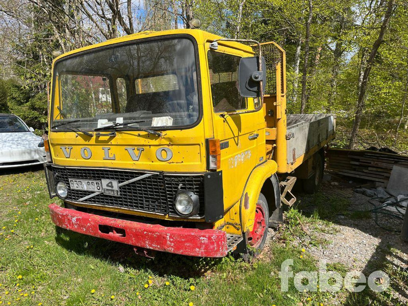 Volvo F408 - Dropside/ Flatbed truck, Crane truck: picture 1 Volvo F408 - Dropside/ Flatbed truck, Crane truck: picture 1