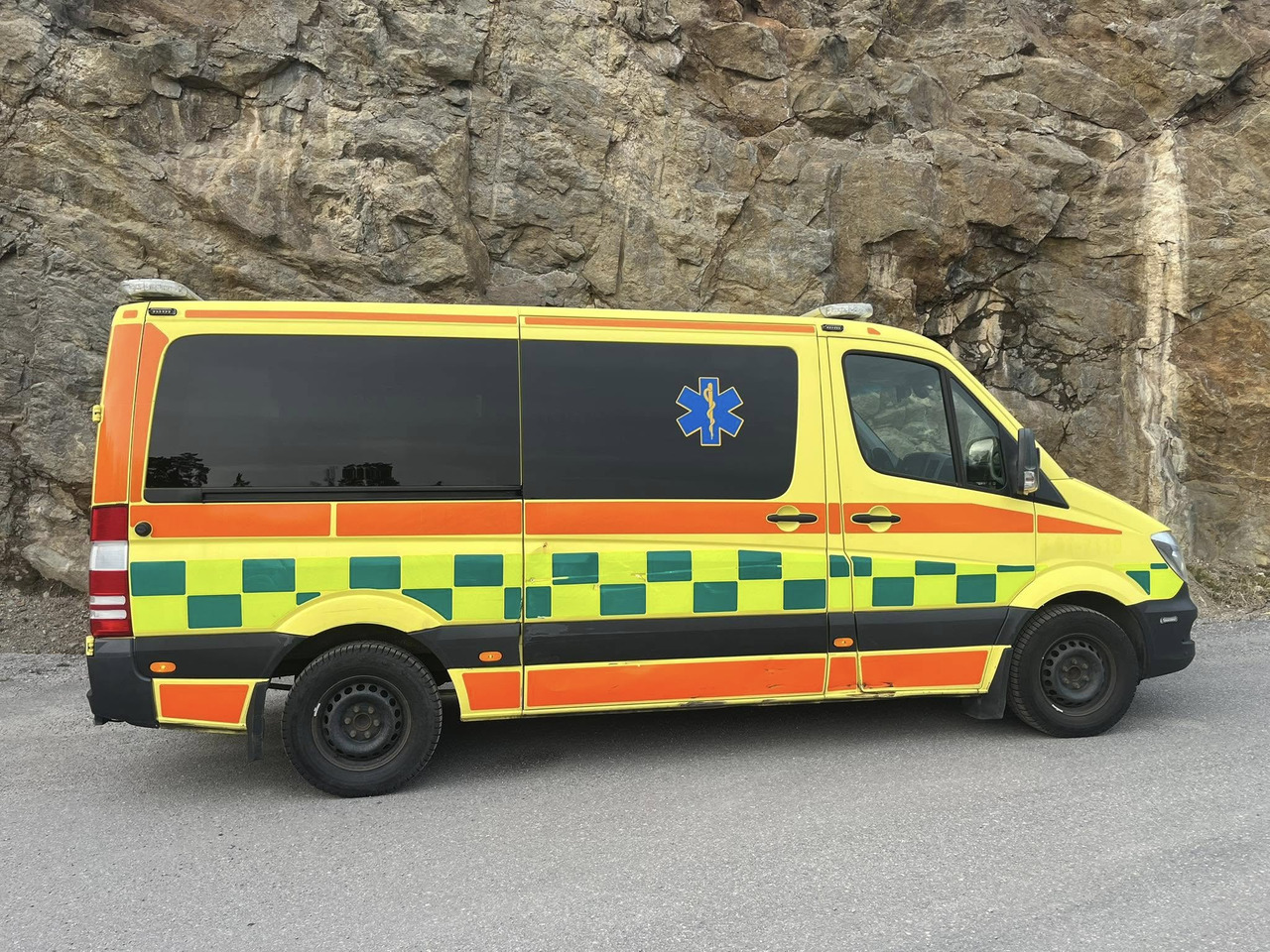 Mercedes-Benz Sprinter 319 - AMBULANCE / Krankenwagen / Швидка допомога - Ambulance: picture 3 Mercedes-Benz Sprinter 319 - AMBULANCE / Krankenwagen / Швидка допомога - Ambulance: picture 3