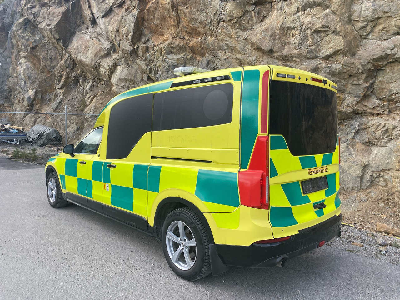 Volvo Nilsson XC90 D5 AWD - Ambulance / Krankenwagen / Швидка допомога - Ambulance: picture 4 Volvo Nilsson XC90 D5 AWD - Ambulance / Krankenwagen / Швидка допомога - Ambulance: picture 4