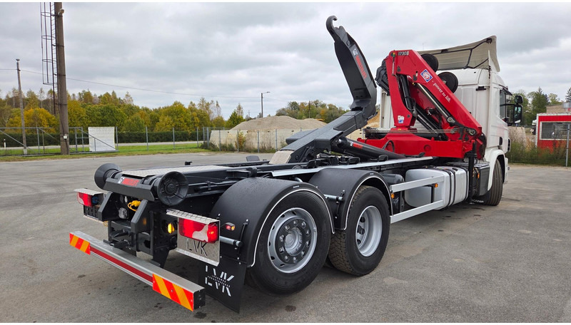 Hook lift truck, Crane truck Scania P370 6X2*4 HMF 1730: picture 9
