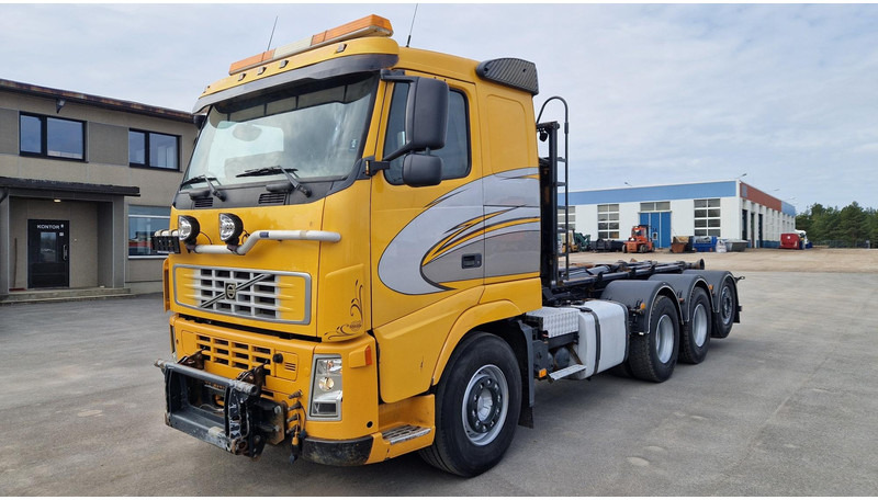 Volvo FH480 8X4*4 - Hook lift truck: picture 1 Volvo FH480 8X4*4 - Hook lift truck: picture 1