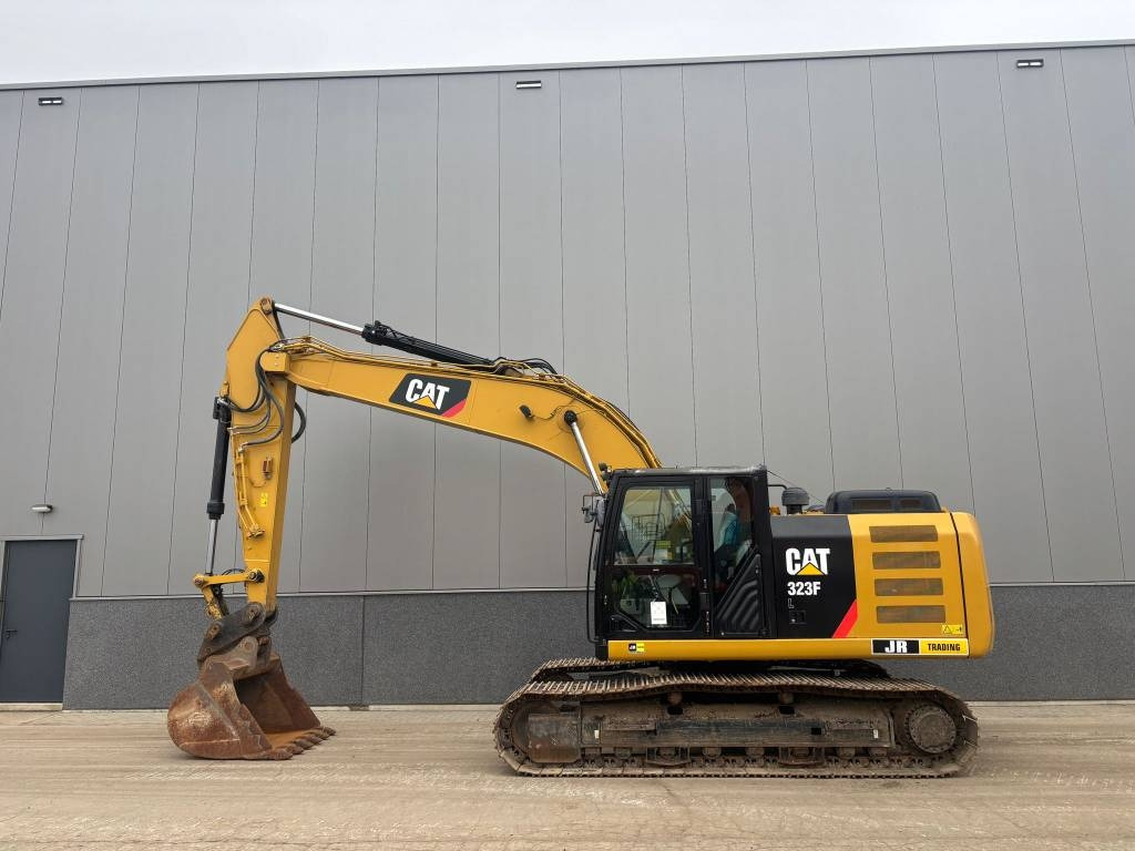 CAT 323 F L - Crawler excavator: picture 1 CAT 323 F L - Crawler excavator: picture 1